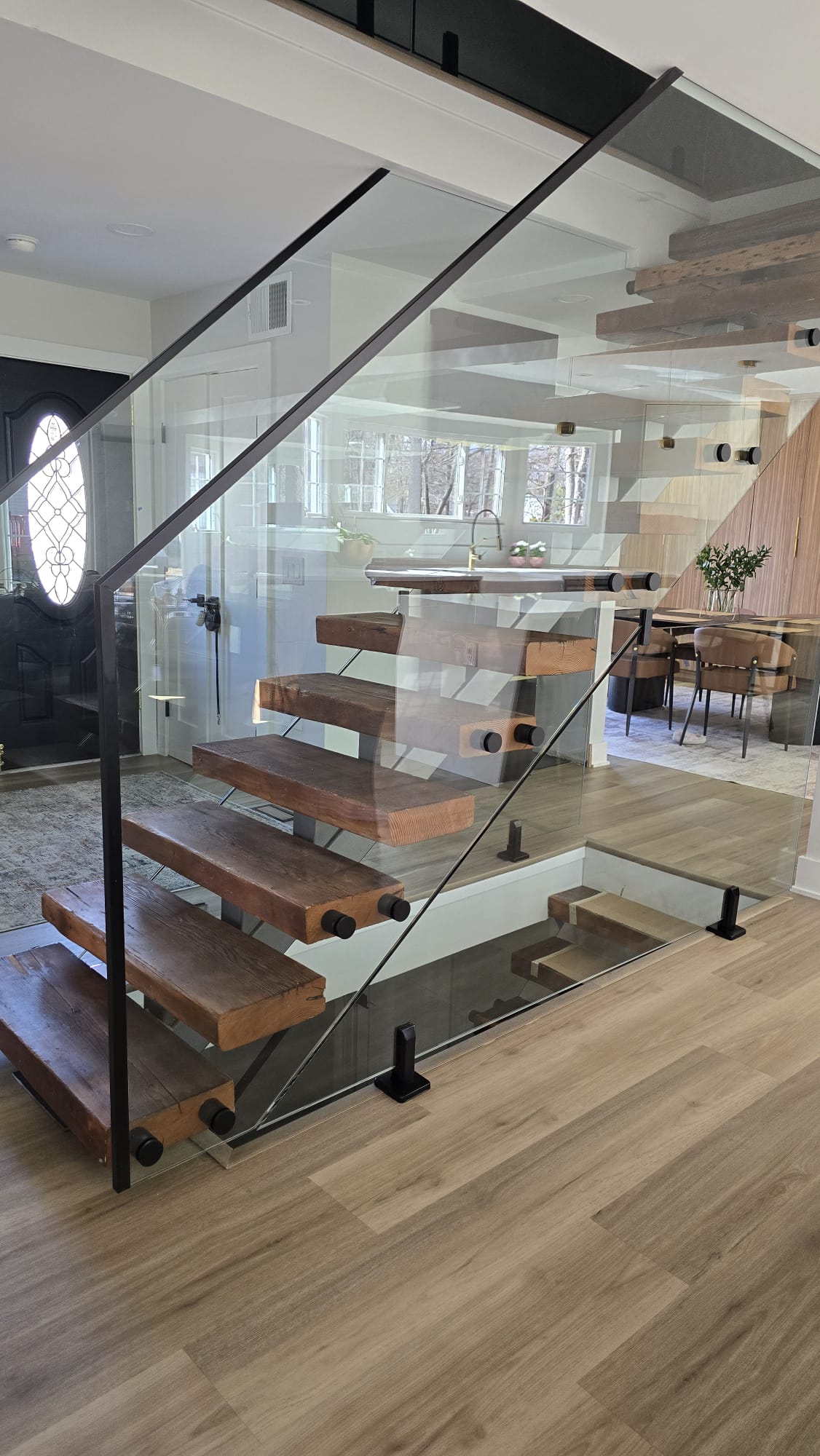 Modern floating staircase